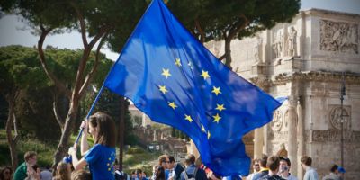Person with European Flag in Rome / CCO Antoine Schibler