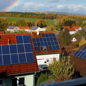 Unabhängig werden von fossilen Autokraten, Geld sparen