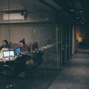 Digital Meeting, modern office