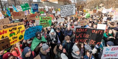 Fridays-for-Future-Berlin-2019-CC-BY-2.0-Jorg-Farys-WWF_web