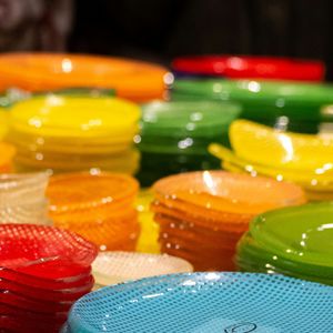 Plastic plates