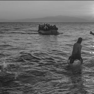 Refugess arrive in greece