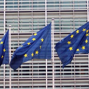 commission eu flags