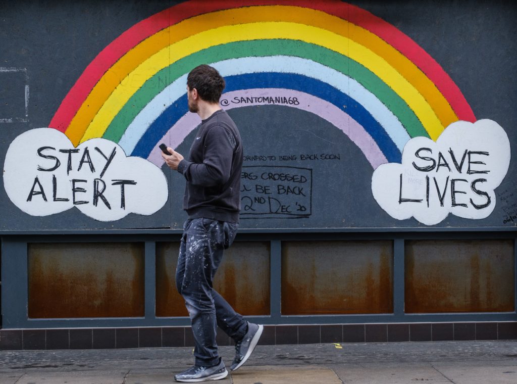 Artwork Rainbow on wall/ CC0 Kevin Grieve