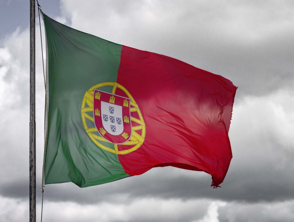 Portuguese Flag/ CC0 Luis Feliciano