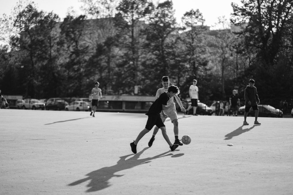 Boys playing football in Turin / CC0 alessandro-de-bellis