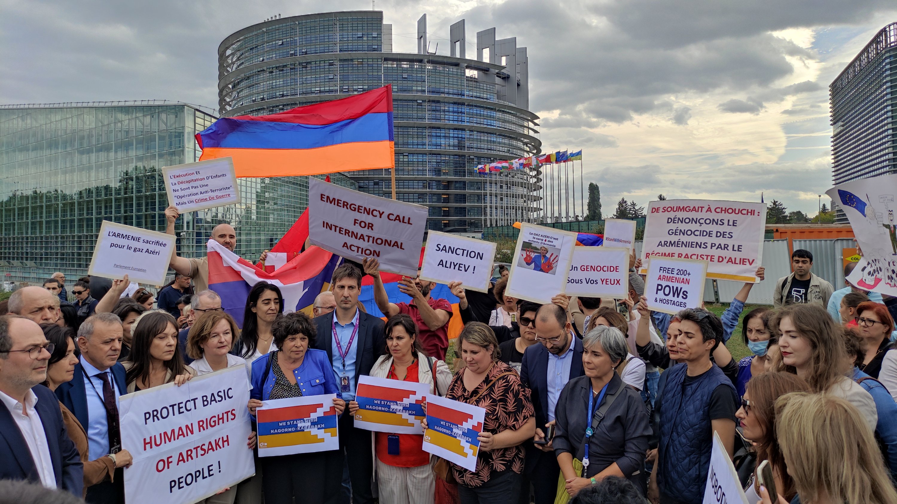 Parliament condemns the attack on NagornoKarabakh Greens/EFA