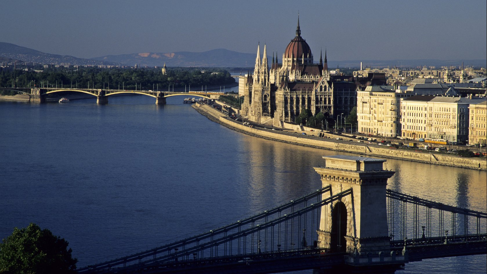 European Parliament to debate emergency law in Hungary Greens/EFA